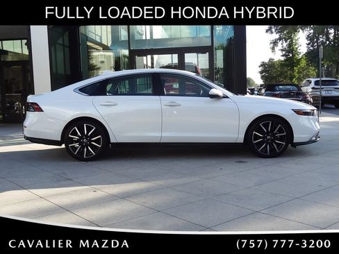 Used 2024 Honda Accord Touring image 3