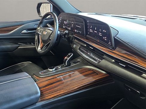 Used 2021 Cadillac Escalade Premium Luxury w/ Driver Assist Tech Package image 23