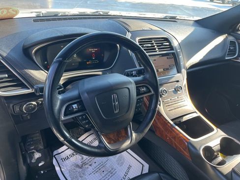 Used 2019 Lincoln Nautilus Reserve image 10