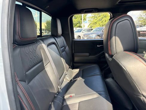 Used 2023 Nissan Frontier PRO-4X w/ Pro-4X Premium Package AWD/4WD image 11
