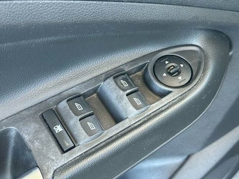 Used 2018 Ford Escape SE w/ Ford Safe & Smart Package image 14