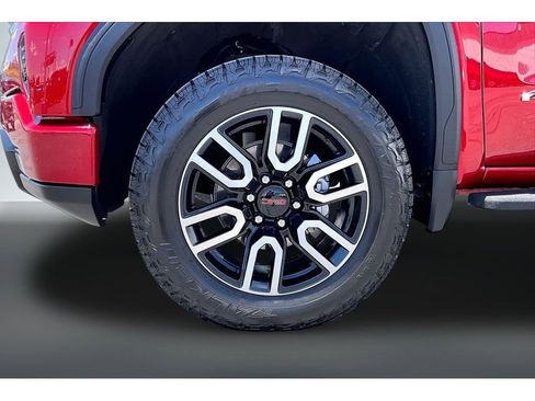 Used 2025 GMC Sierra 1500 AT4 w/ AT4 Premium Package AWD/4WD image 28