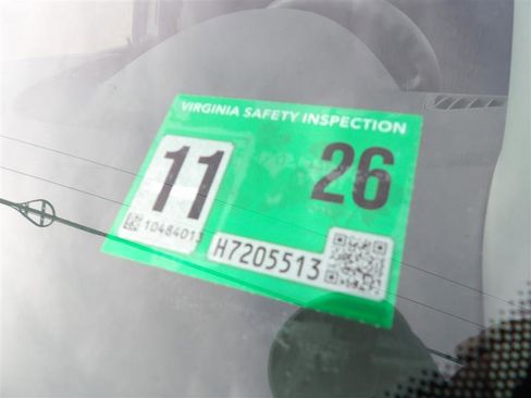 Used 2015 Chevrolet Traverse LS image 28