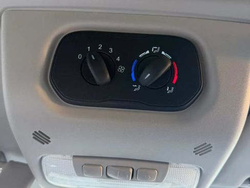 Used 2019 Ford Transit 350 XLT RWD image 24