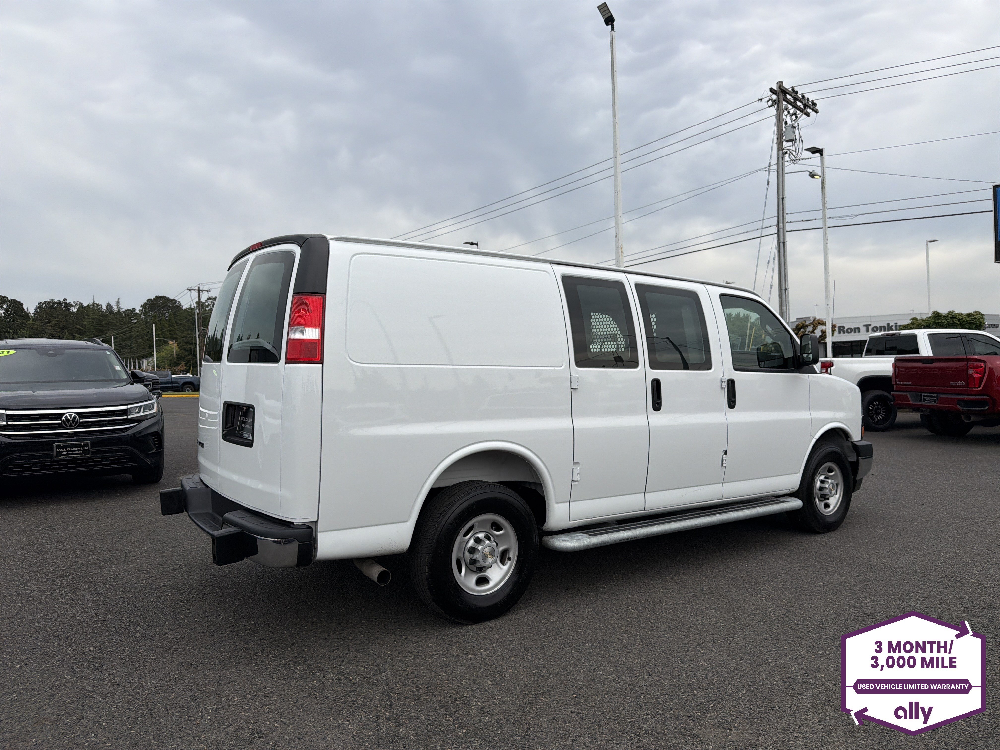 Used 2025 Chevrolet Express 2500 w/ Driver Convenience Package RWD image 6
