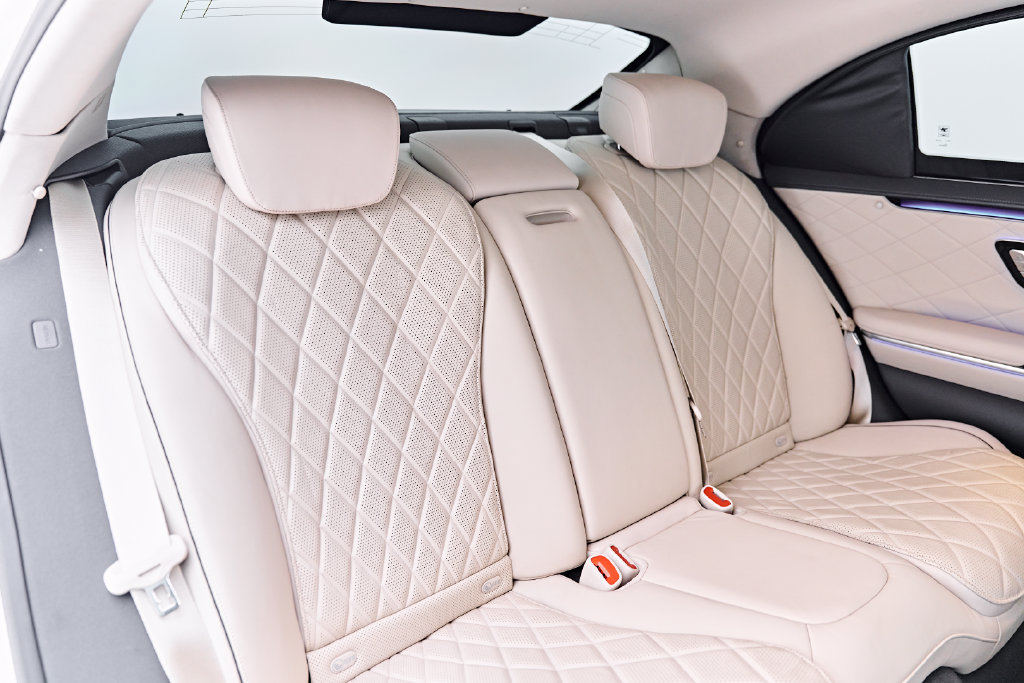 Used 2024 Mercedes-Benz S 580 4MATIC Sedan w/ AMG Line image 38