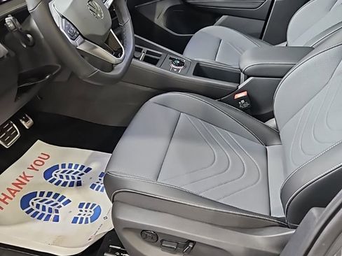 New 2026 Volkswagen Tiguan SE R-Line image 27