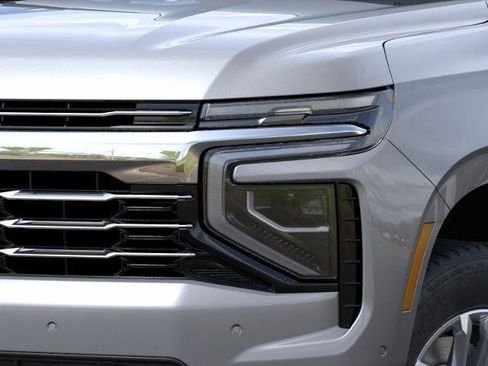 New 2026 Chevrolet Suburban LT image 10