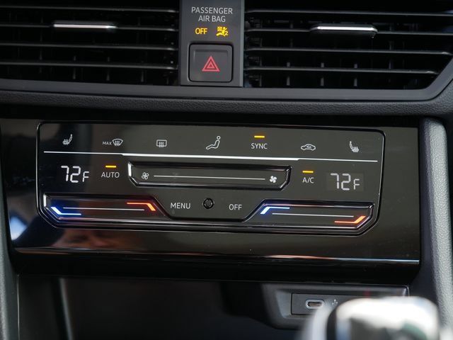 Certified 2025 Volkswagen Jetta SE FWD image 32
