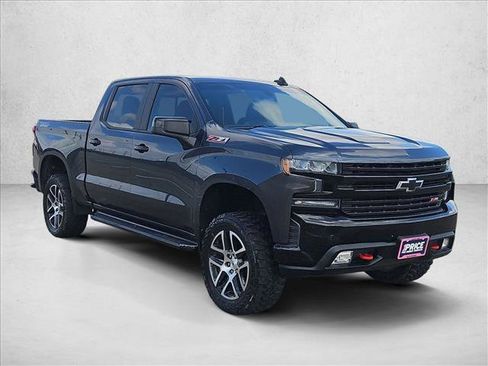 Used 2019 Chevrolet Silverado 1500 LT Trail Boss image 3