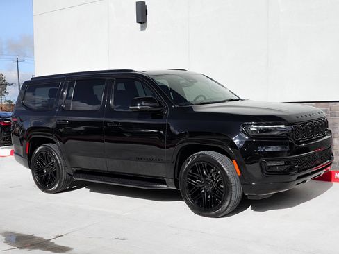 Used 2024 Jeep Wagoneer Series II image 7