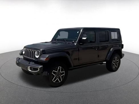 Used 2025 Jeep Wrangler Unlimited Sahara AWD/4WD image 10