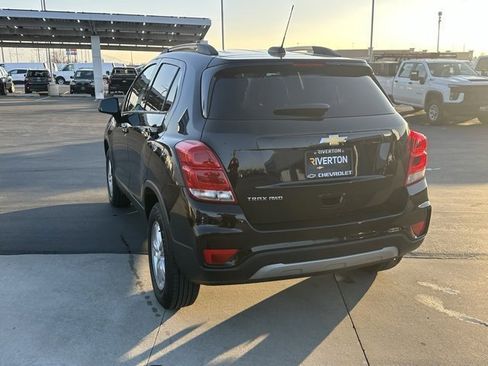 Certified 2022 Chevrolet Trax LT w/ LT Convenience Package image 26