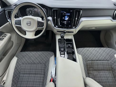 Used 2021 Volvo S60 T5 Momentum w/ Protection Package Premier image 11