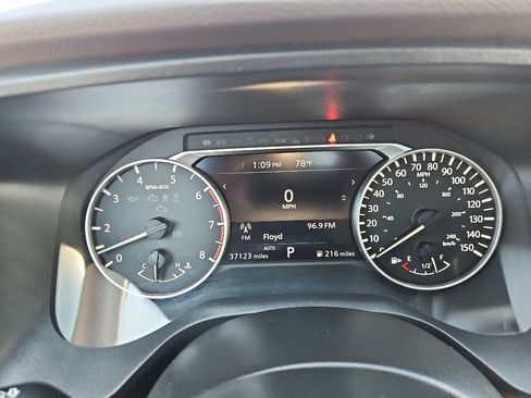 Used 2021 Nissan Rogue SV AWD/4WD image 26