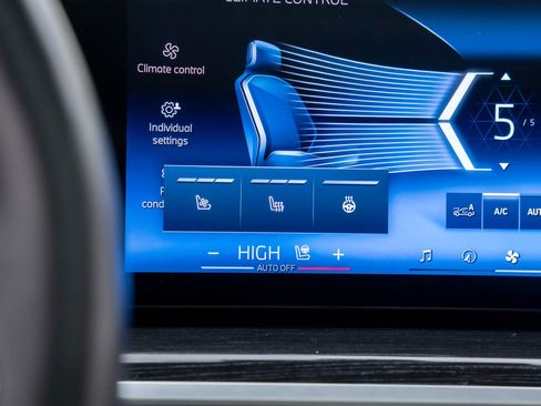 Certified 2024 BMW X5 xDrive40i w/ M Sport Package image 27