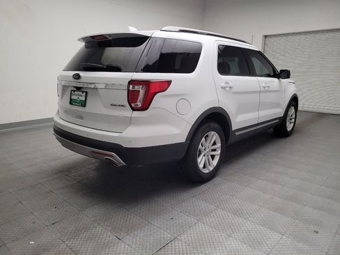Used 2016 Ford Explorer XLT image 9