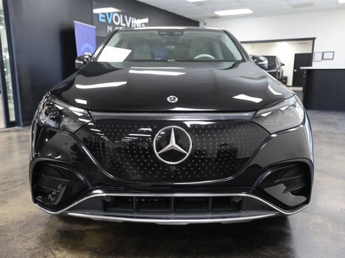 Used 2023 Mercedes-Benz EQE 500 4MATIC SUV image 5