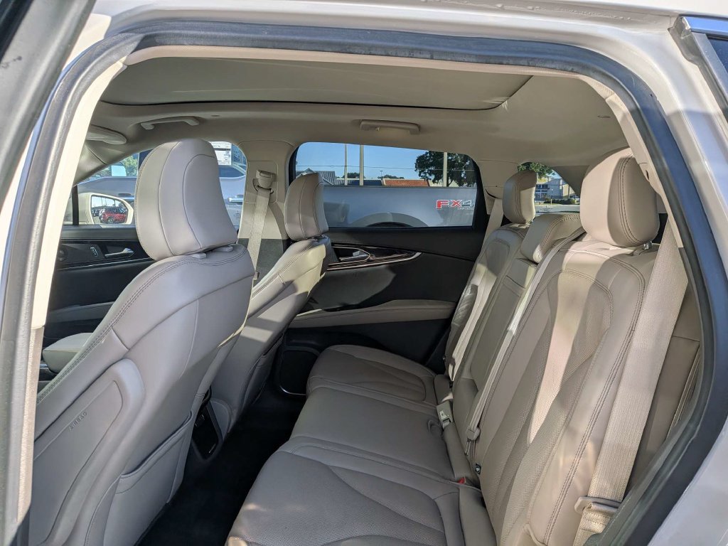 Used 2022 Lincoln Nautilus Reserve AWD/4WD image 12