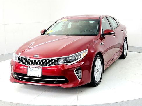 Used 2018 Kia Optima S image 2