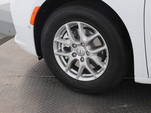 New 2026 Chrysler Pacifica Select image 13