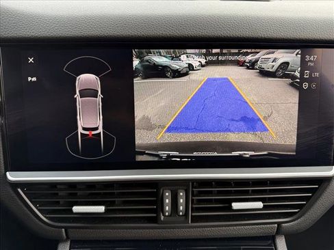 Used 2022 Porsche Cayenne S Platinum image 24