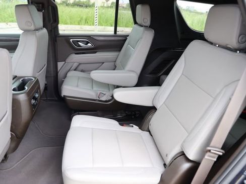 Used 2023 Chevrolet Tahoe Z71 w/ Luxury Package AWD/4WD image 14