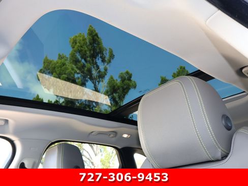 Used 2018 Jaguar F-PACE R-Sport image 5