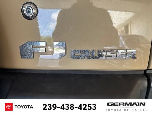 Used 2014 Toyota FJ Cruiser 4WD w/ Upgrade Package image 7