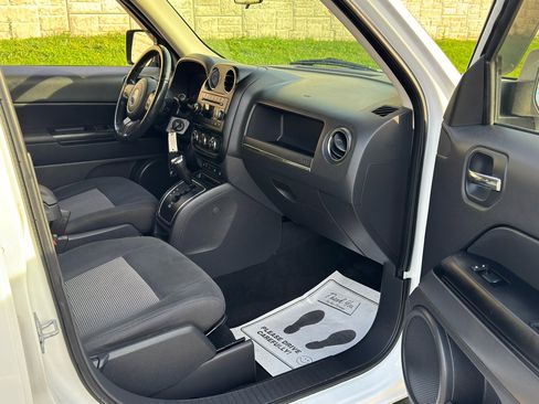 Used 2011 Jeep Patriot Latitude image 31