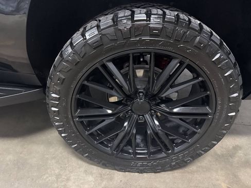Used 2023 Cadillac Escalade ESV Premium Luxury w/ LPO, Floor Liner Package AWD/4WD image 8