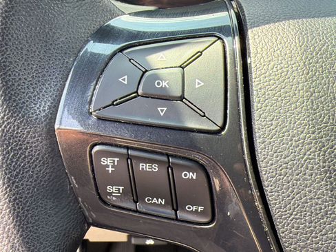 Used 2019 Ford Explorer XLT w/ Equipment Group 202A FWD image 6