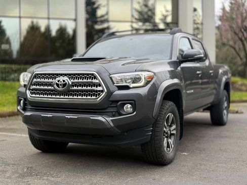 Used 2016 Toyota Tacoma SR5 image 7