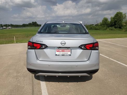Used 2025 Nissan Versa SV FWD image 6