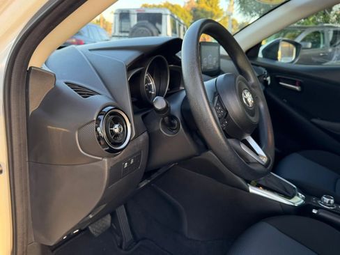 Used 2019 Toyota Yaris LE FWD image 23