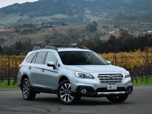 Used 2016 Subaru Outback 3.6R Limited image 2