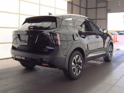 Used 2025 Nissan Kicks SR FWD image 4