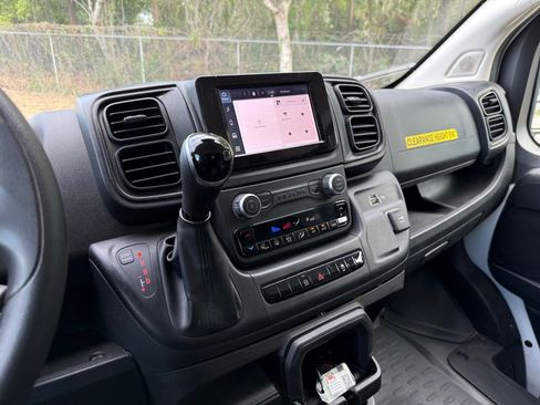 Used 2025 RAM ProMaster 2500 w/ Convenience Group FWD image 23
