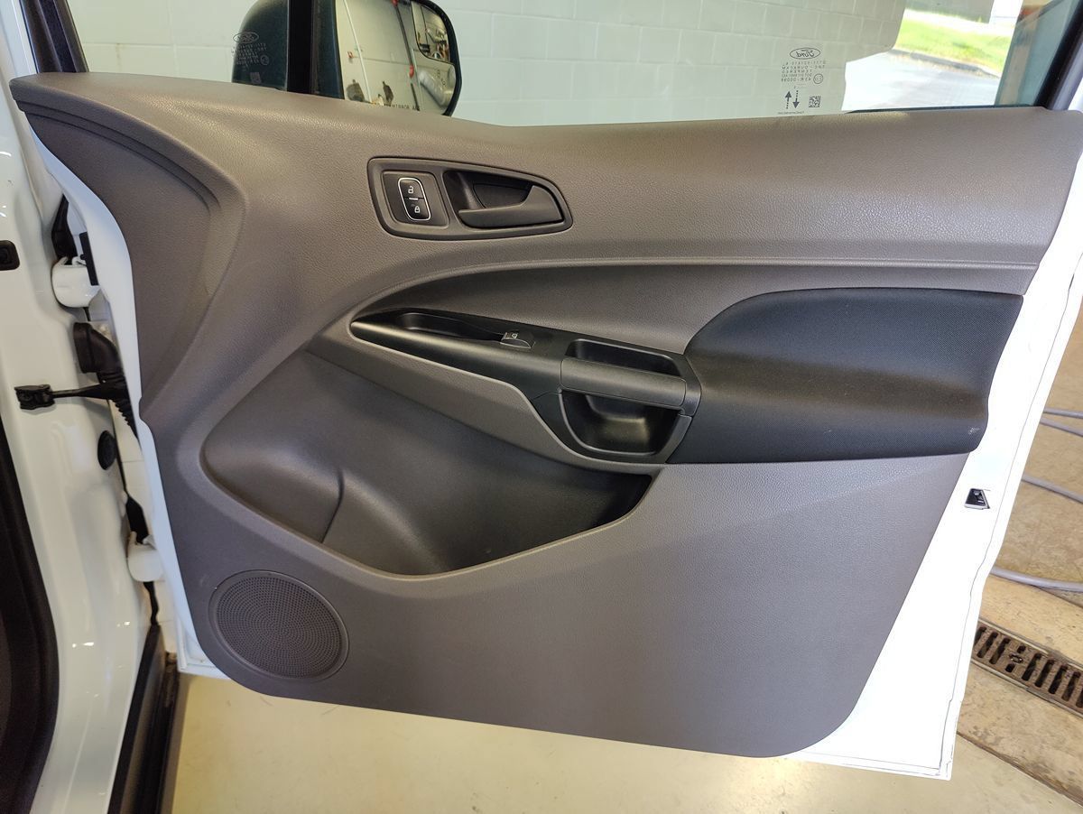 Used 2023 Ford Transit Connect XL FWD image 14