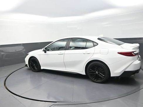 Used 2025 Toyota Camry SE w/ Convenience Package image 59