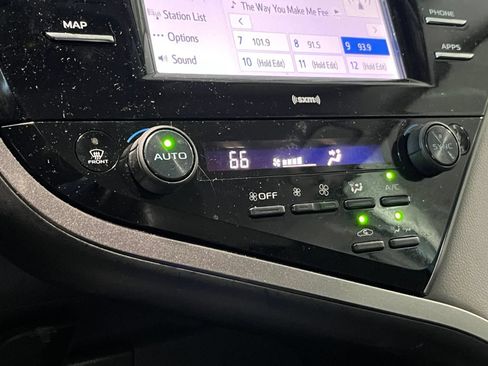 Used 2020 Toyota Camry LE FWD image 22