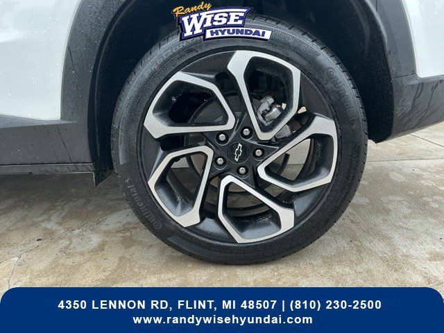 Used 2024 Chevrolet Trax RS FWD image 32