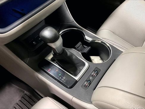 Used 2015 Toyota Highlander Limited image 17