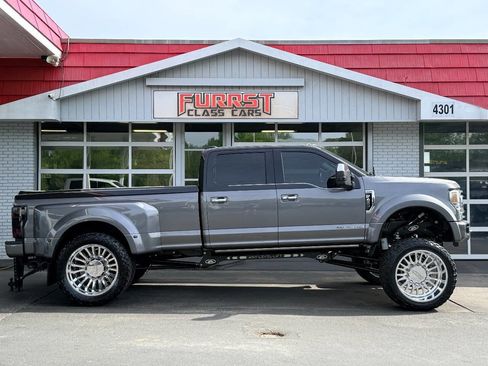 Used 2022 Ford F450 Platinum w/ FX4 Off-Road Package image 8