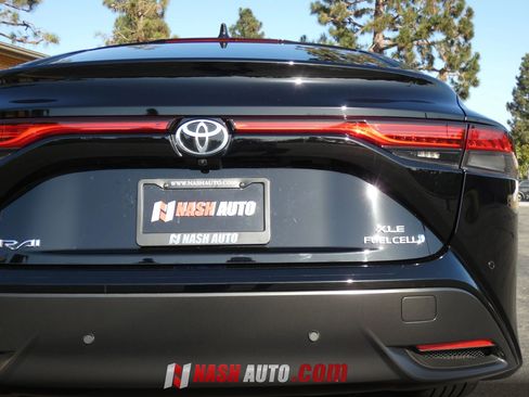 Used 2023 Toyota Mirai w/ Advanced Technology Package RWD image 9