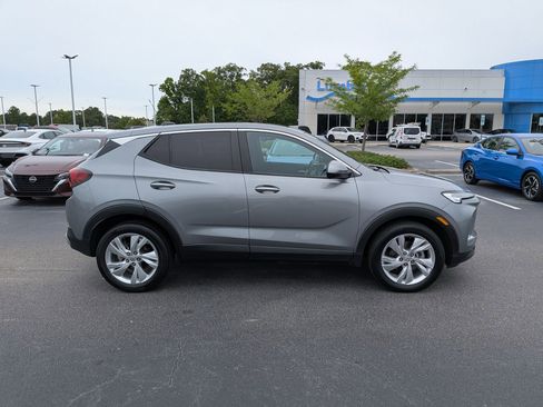 Used 2025 Buick Encore GX Preferred FWD image 2