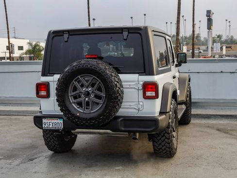 Used 2025 Jeep Wrangler Sport AWD/4WD image 9