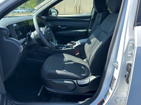 New 2025 Hyundai Santa Cruz SE image 9