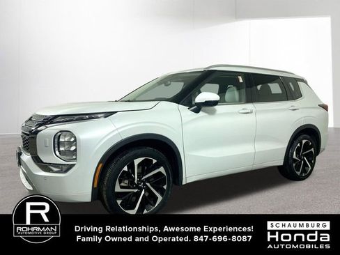 Used 2023 Mitsubishi Outlander SEL image 2