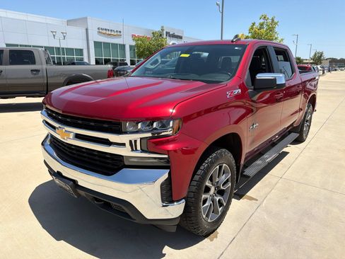 Used 2020 Chevrolet Silverado 1500 LT w/ Texas Edition AWD/4WD image 9